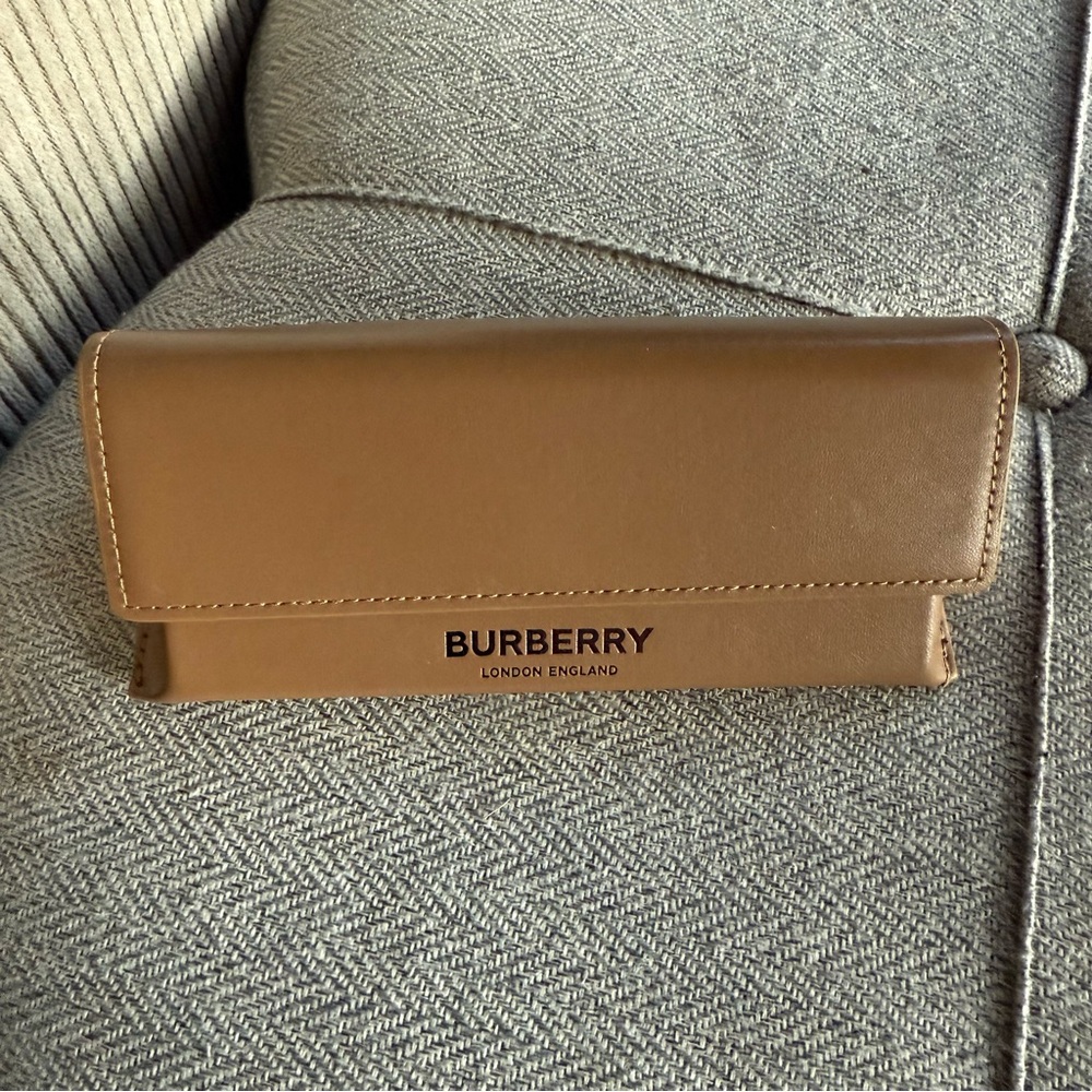 Glass case Burberry Tan Leather